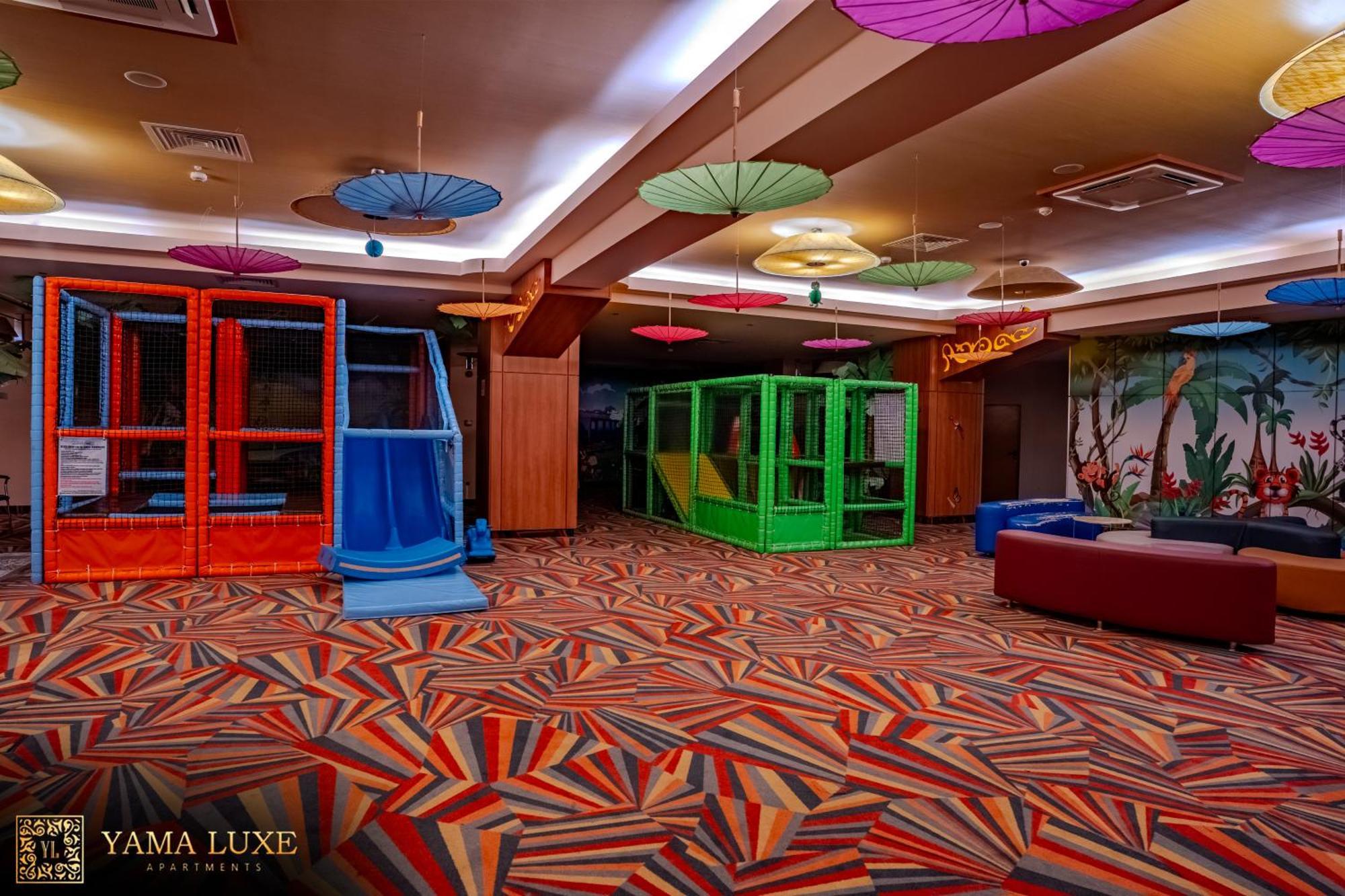 בוקרשט Yamaluxe Apartments - Blue & Pink Vibes מראה חיצוני תמונה